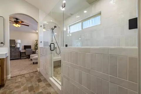Bath - 3213 Hillglen Ave, Modesto, CA 95355 photo 6 of 7
