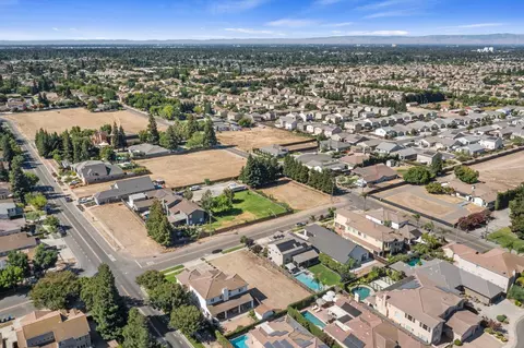 View/Area - 3213 Hillglen Ave, Modesto, CA 95355 photo 6 of 11