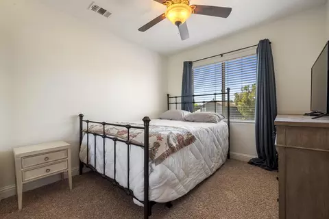 Bedroom - 3213 Hillglen Ave, Modesto, CA 95355 photo 2 of 5