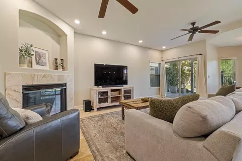 Living - 3213 Hillglen Ave, Modesto, CA 95355 photo 1 of 3