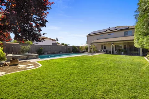 Exterior - 3213 Hillglen Ave, Modesto, CA 95355 photo 8 of 12