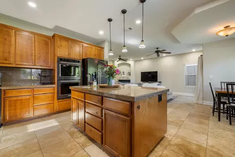 Kitchen - 3213 Hillglen Ave, Modesto, CA 95355 photo 4 of 6