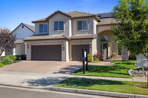 Exterior - 3213 Hillglen Ave, Modesto, CA 95355 photo 2 of 12
