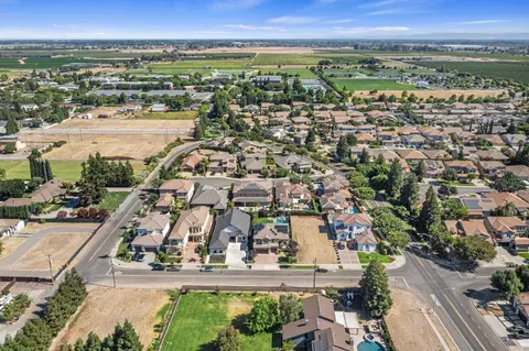 View/Area - 3213 Hillglen Ave, Modesto, CA 95355 photo 8 of 11