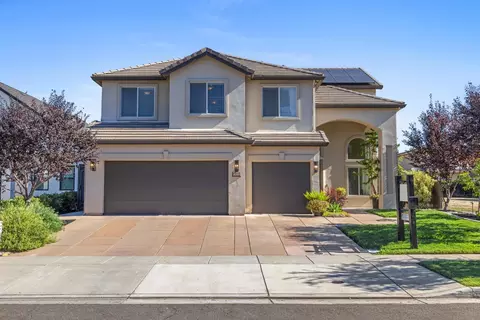 Exterior - 3213 Hillglen Ave, Modesto, CA 95355 photo 3 of 12