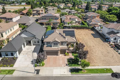 View/Area - 3213 Hillglen Ave, Modesto, CA 95355 photo 3 of 11