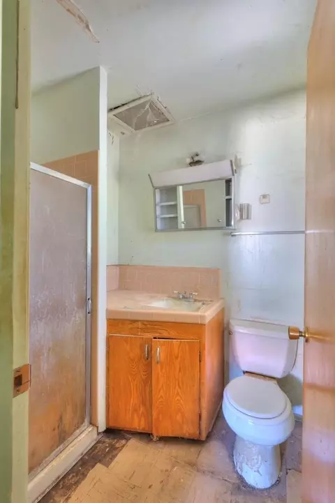 Bath - 3115 Farris Ave, Ceres, CA 95307 photo 2 of 2