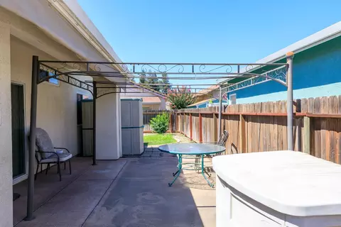 Exterior - 3377 Four Seasons Dr, Turlock, CA 95382 photo 12 of 13