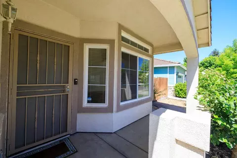 Exterior - 3377 Four Seasons Dr, Turlock, CA 95382 photo 5 of 13