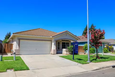 Exterior - 3377 Four Seasons Dr, Turlock, CA 95382 photo 4 of 13