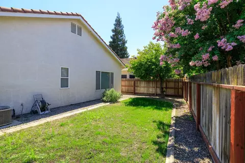 Exterior - 3377 Four Seasons Dr, Turlock, CA 95382 photo 10 of 13