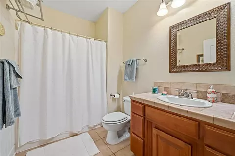 Bath - 12757 Greenbrook Loop, Penn Valley, CA 95946 photo 4 of 4