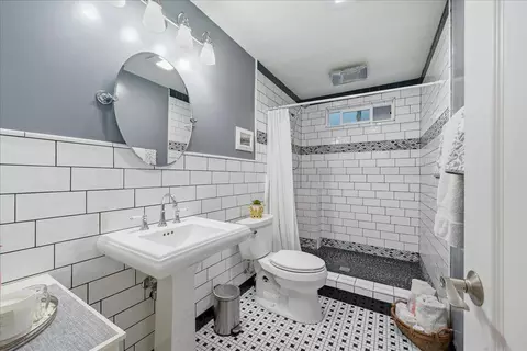 Bath - 12757 Greenbrook Loop, Penn Valley, CA 95946 photo 2 of 4