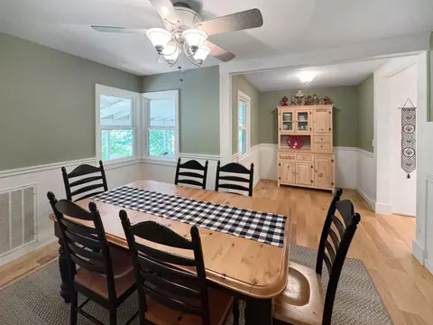 Dining - 13614 Wheeler Acres Rd, Grass Valley, CA 95949 photo 1 of 2