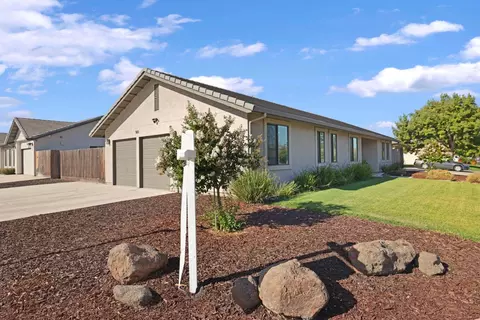 Exterior - 583 Pestana Ave, Manteca, CA 95336 photo 3 of 7