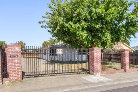 5280 Mendocino Blvd, Sacramento, CA 95820