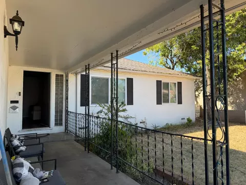 270 E Downns St, Stockton, CA 95204 photo 2