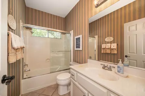 Bath - 5221 Thor Ct, Rocklin, CA 95765 photo 1 of 5