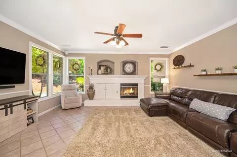 Living - 5221 Thor Ct, Rocklin, CA 95765 photo 2 of 3
