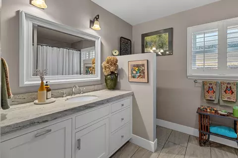 Bath - 1221 Como Park Way, Modesto, CA 95350 photo 1 of 4