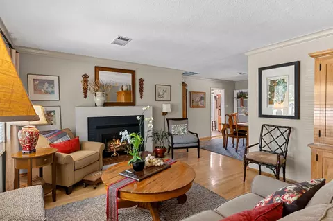 Living - 1221 Como Park Way, Modesto, CA 95350 photo 3 of 5