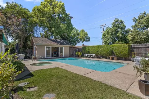 Exterior - 1221 Como Park Way, Modesto, CA 95350 photo 2 of 11