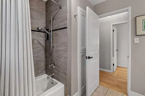 Bath - 1221 Como Park Way, Modesto, CA 95350 photo 2 of 4