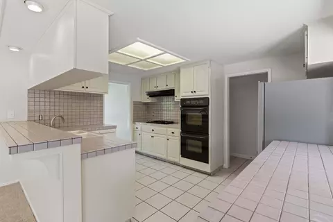 Kitchen - 4681 Oak Twig Way, Carmichael, CA 95608 photo 2 of 2