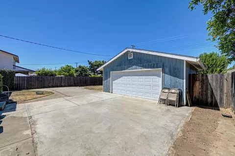 Exterior - 241 Mission St, Lodi, CA 95240 photo 4 of 9