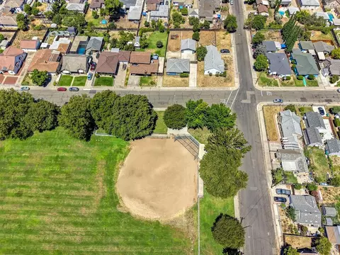 View/Area - 241 Mission St, Lodi, CA 95240 photo 6 of 7