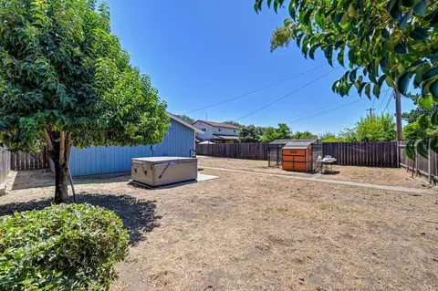 Exterior - 241 Mission St, Lodi, CA 95240 photo 8 of 9