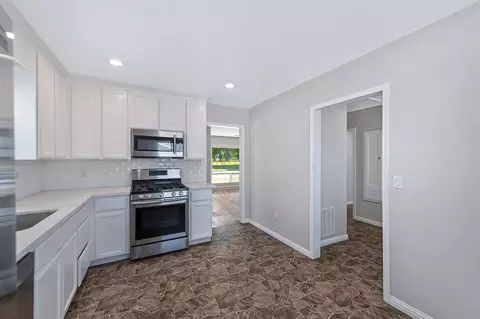 Entry Way - 241 Mission St, Lodi, CA 95240 photo 1 of 3
