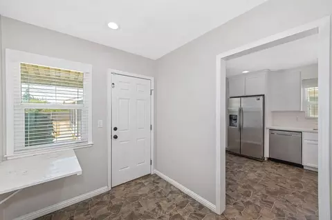 Entry Way - 241 Mission St, Lodi, CA 95240 photo 3 of 3