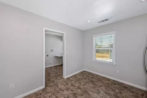Entry Way - 241 Mission St, Lodi, CA 95240 photo 2 of 3