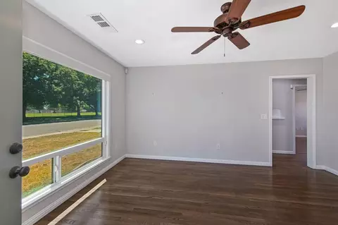 Living - 241 Mission St, Lodi, CA 95240 photo 1 of 6