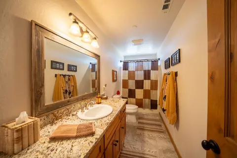 Bath - 1138 Heather Dr, Murphys, CA 95247 photo 6 of 7