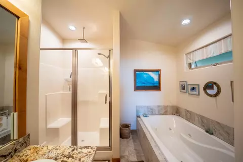 Bath - 1138 Heather Dr, Murphys, CA 95247 photo 4 of 7