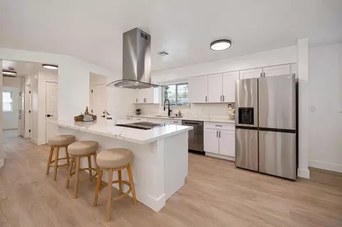 1117 Singingwood Rd, Sacramento, CA 95864