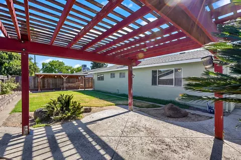 Exterior - 3024 Conant Ave, Modesto, CA 95350 photo 3 of 6