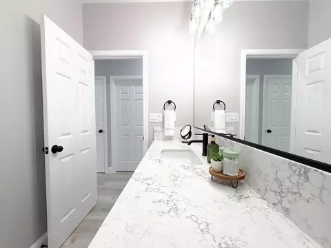 Bath - 1519 9th Ave, Olivehurst, CA 95961 photo 2 of 4