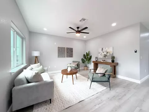 Living - 1519 9th Ave, Olivehurst, CA 95961 photo 2 of 5