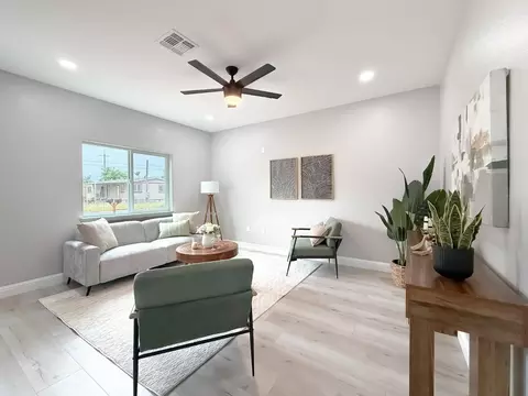 Living - 1519 9th Ave, Olivehurst, CA 95961 photo 5 of 5