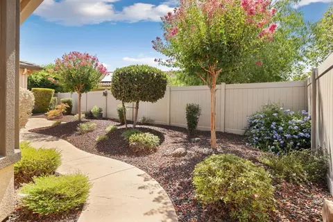 Exterior - 1534 Maple Valley St, Manteca, CA 95336 photo 6 of 9