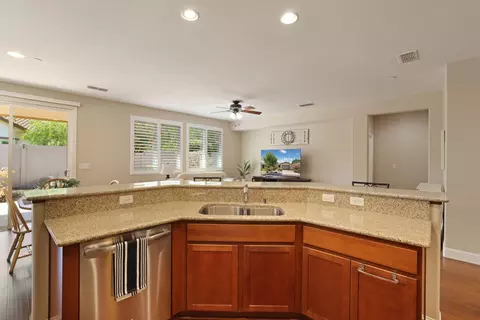 Kitchen - 1534 Maple Valley St, Manteca, CA 95336 photo 4 of 6