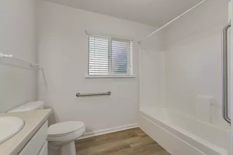 Bath - 105 Park St, Gridley, CA 95948 photo 4 of 6