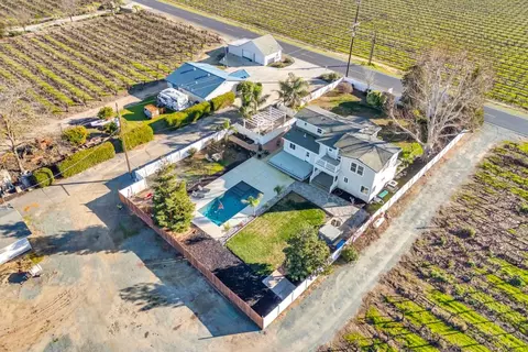 View/Area - 6539 E Peltier Rd, Acampo, CA 95220 photo 6 of 7