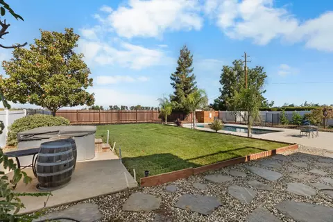 Exterior - 6539 E Peltier Rd, Acampo, CA 95220 photo 8 of 21