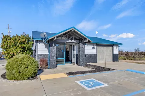 Exterior - 6539 E Peltier Rd, Acampo, CA 95220 photo 5 of 21