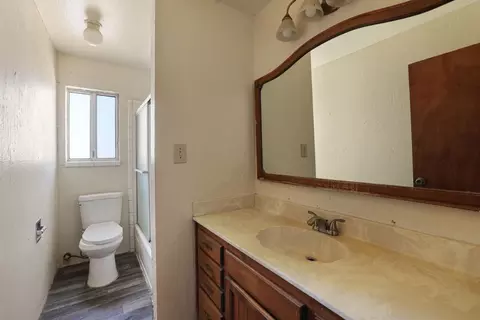 Bath - 2898 S Corral Hollow Rd, Tracy, CA 95377 photo 2 of 3
