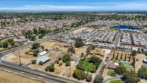 View/Area - 2898 S Corral Hollow Rd, Tracy, CA 95377 photo 2 of 7